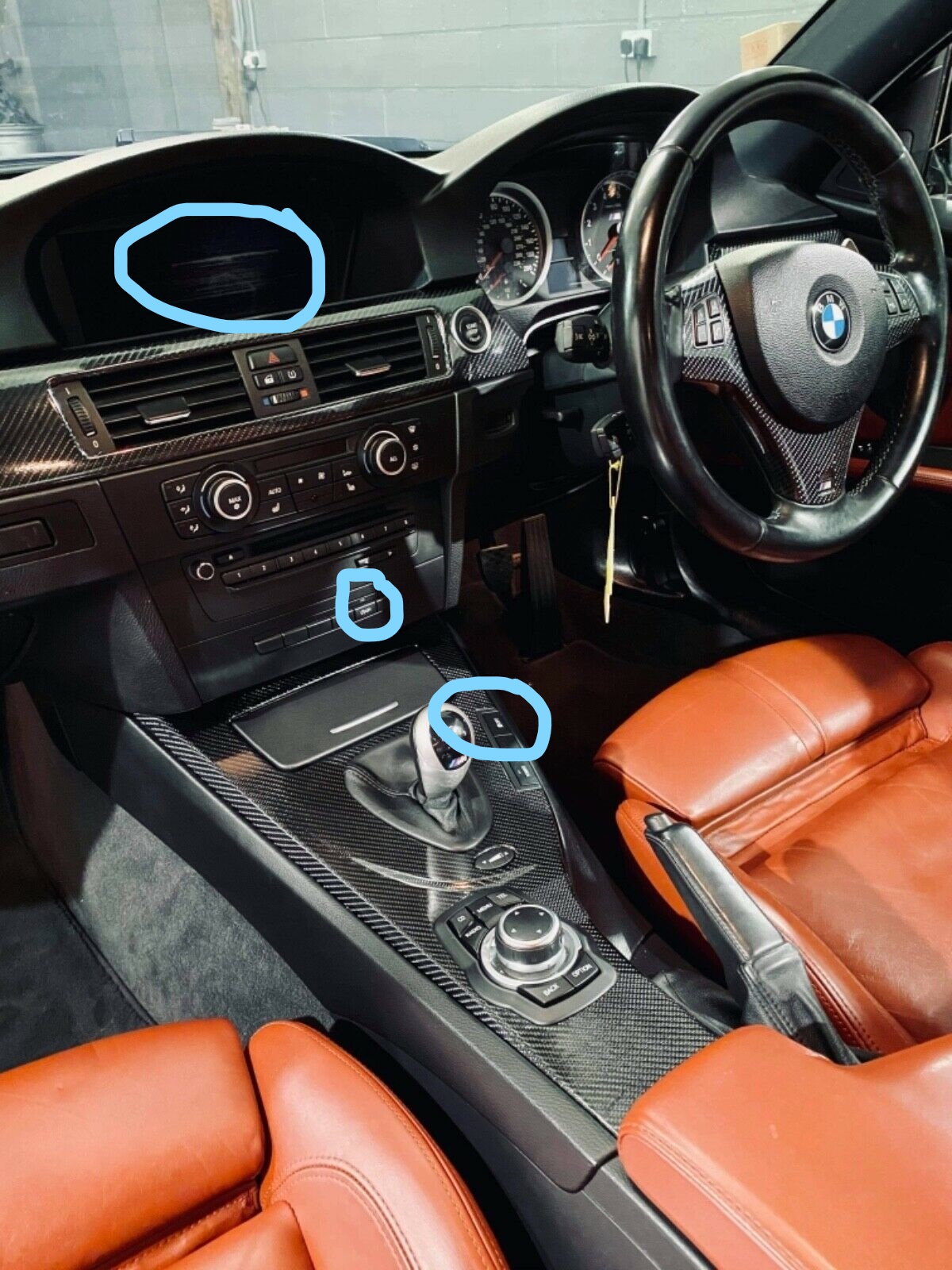 iDrive Screen Scratches - advertised car