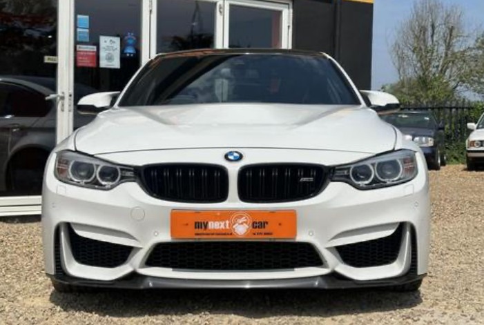 Alpine White BMW M3 CS EO68SZC