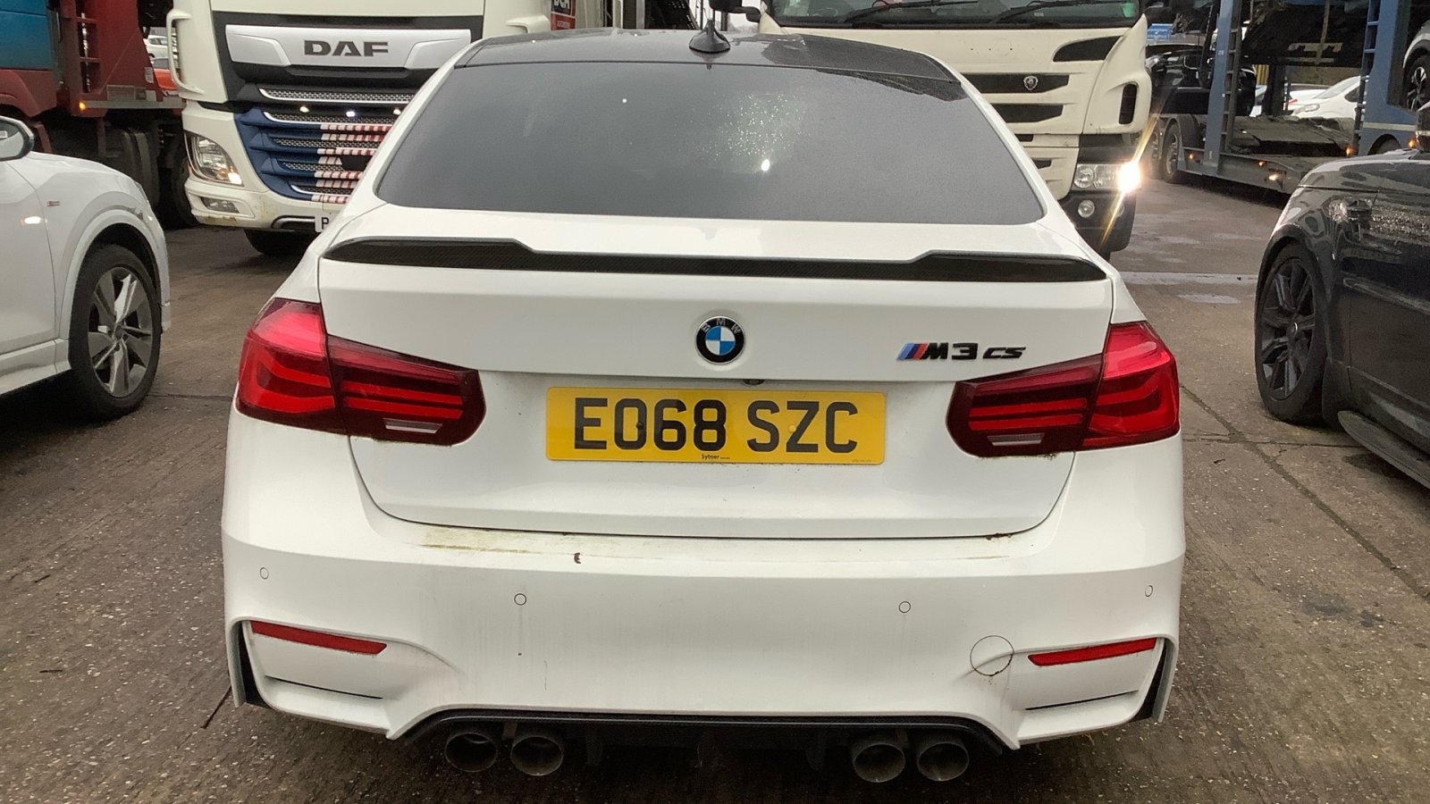 Alpine White BMW M3 CS EO68SZC